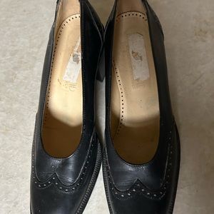 Vintage Joan & David Italian black leather Brogues